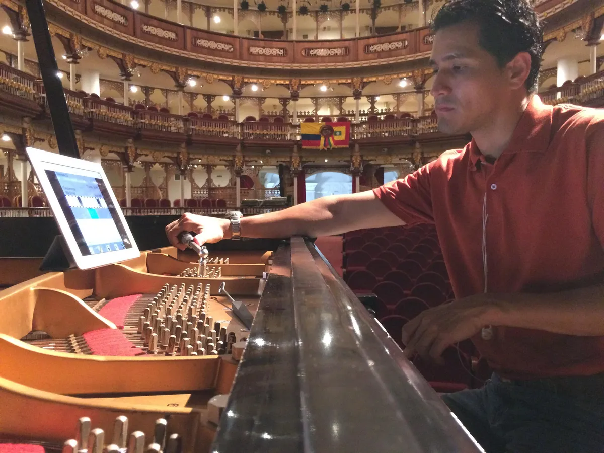 Afinación de Steinway D — Teatro Adolfo Mejía, Cartagena